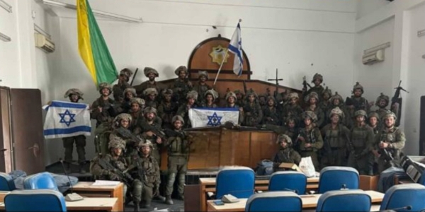 Израильские военные захватили парламент Газы  (ФОТО)