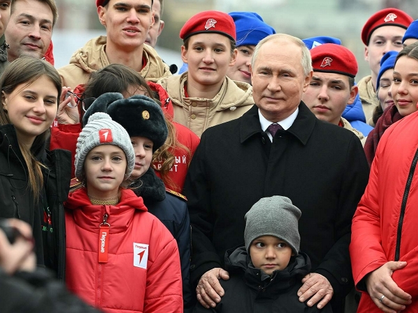 Президент России ответил на вопрос является ли он Путиным (ВИДЕО)