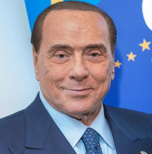 Times: Семья Берлускони выселит девушек - бывших участниц вечеринок «Бунга-бунга»