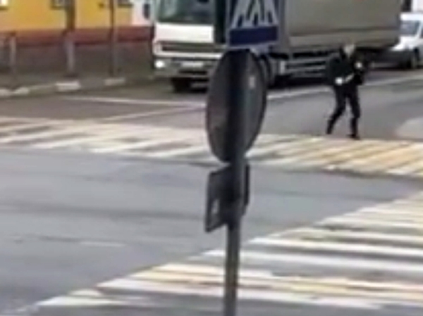В Люберцах полицейские применили оружие против мужчины с мачете