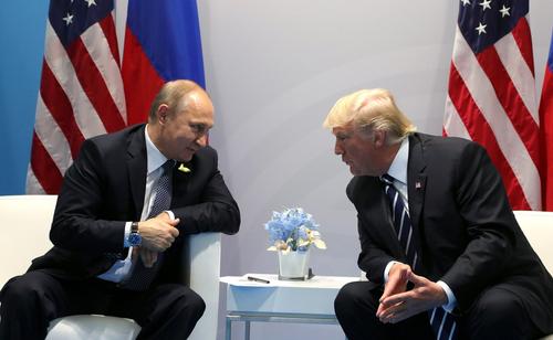 Le Figaro: США могут преподнести Путину величайший подарок в виде победы Трампа