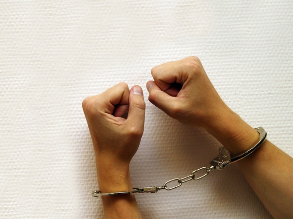 «Называл песиками»: «тюремный священник» в очередной раз арестован за педофилию