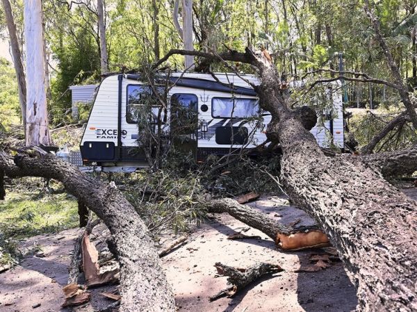 «Очень трагическое Рождество»: шторм в Австралии унес жизни десяти человек