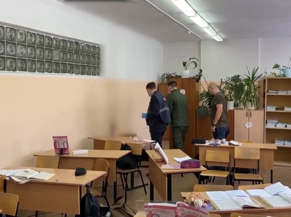 Одноклассники расстрелявшей брянскую школу девочки рассказали про ее отношения с убитой
