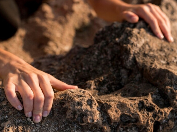 Пятилетний ребёнок нашёл археологический артефакт: учёные в недоумении