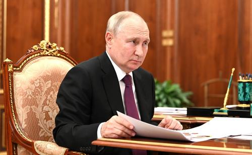 Президент России Путин прибыл в Архангельскую область