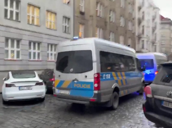 «Сумасшедший боевик»: появились первые свидетельства о стрельбе в Праге