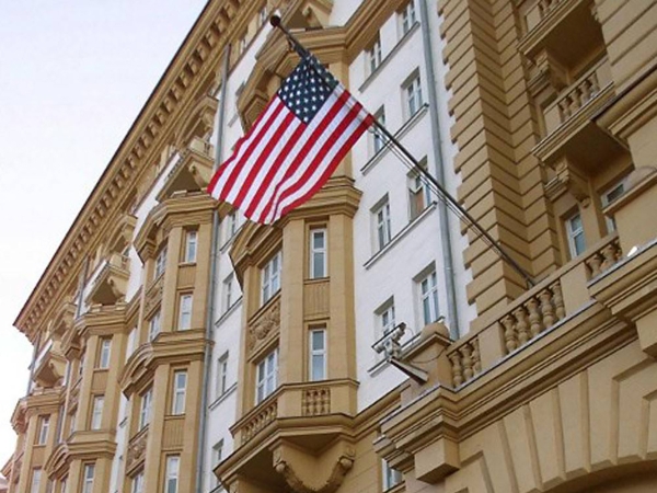 Посольство США поздравило россиян в новогоднем видео, вызвав гневную реакцию в Госдуме (ВИДЕО)