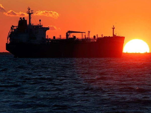 14 российских танкеров с нефтью заблокированы у берегов Южной Кореи