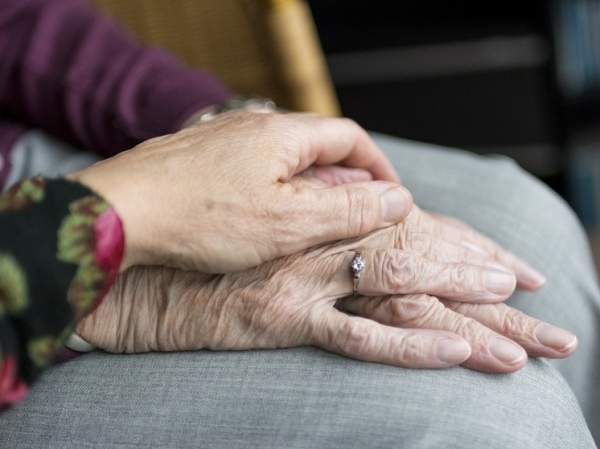 Медиков заподозрили в заражении пациентов болезнью Альцгеймера