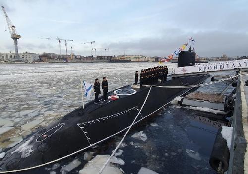 Новейшая подводная лодка «Кронштадт» вошла в ВМФ России
