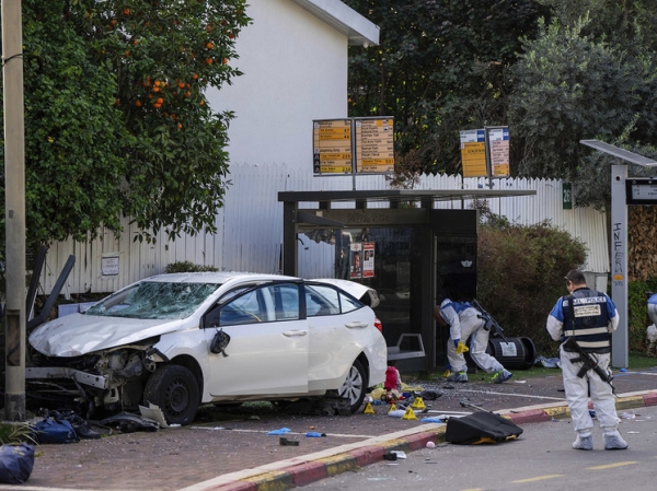 Зверский теракт в Израиле: автомобильный таран и ножевые удары
