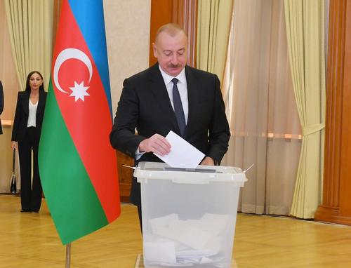 Эрдоган поздравил Алиева с уверенной победой на президентских выборах