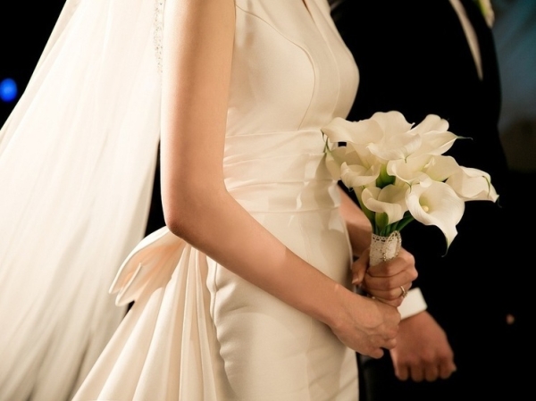 Невеста потребовала от гостей по 100 тысяч рублей за право прийти на свадьбу