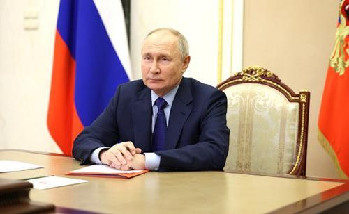 Путин сожалеет, что Россия не начала активные действия на Украине раньше