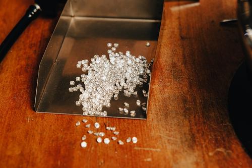 США с марта запретили ввоз алмазов и ювелирных изделий с бриллиантами из России