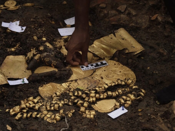 Найденная заполненная золотом и телами жертв гробница древнего владыки