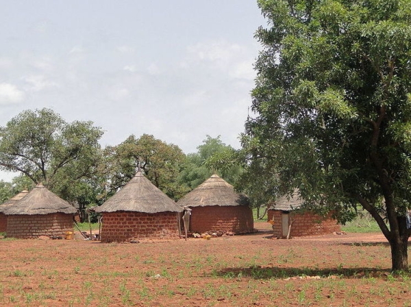 При нападениях на деревни на севере Буркина-Фасо погибли 170 жителей