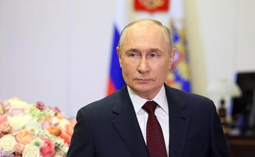 Путин отдельно поздравил с 8 Марта женщин, которые находятся в зоне СВО