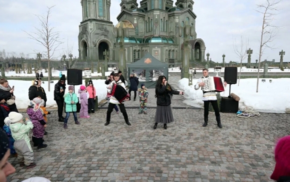 Участники проекта «Время героев» посетили крупнейшую Масленичную площадку Подмосковья